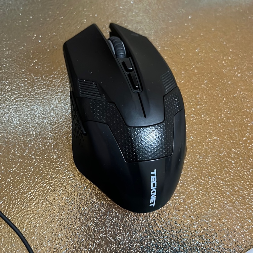 Gaming mouse with rgb lights